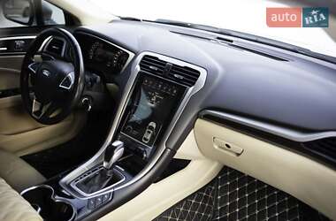 Седан Ford Fusion 2014 в 