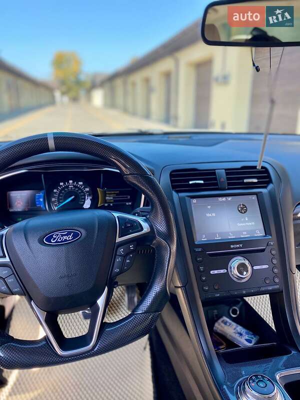 Седан Ford Fusion 2018 в Ізмаїлі