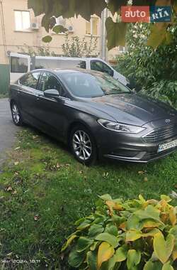 Седан Ford Fusion 2016 в 