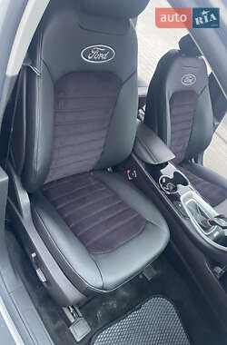 Седан Ford Fusion 2015 в 