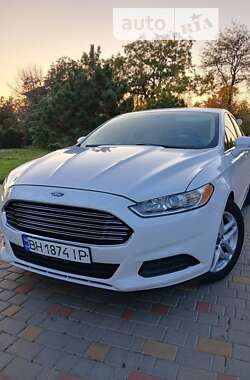 Седан Ford Fusion 2014 в Измаиле