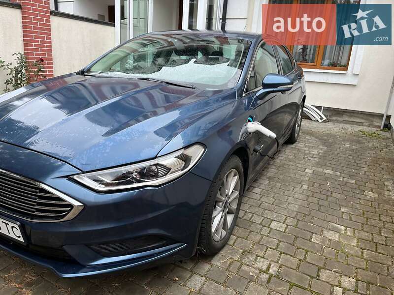 Седан Ford Fusion 2018 в Львові