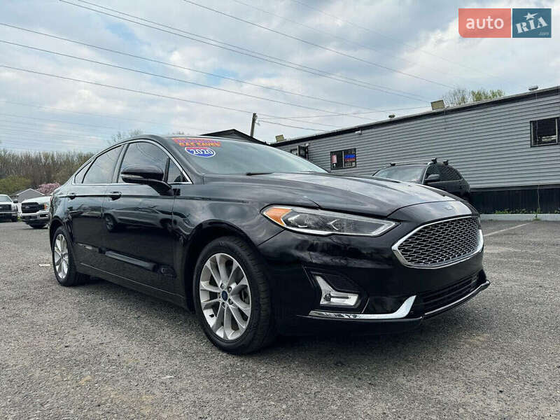 Седан Ford Fusion 2020 в Львові