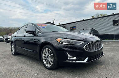 Седан Ford Fusion 2020 в Львові