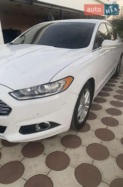 Седан Ford Fusion 2013 в 
