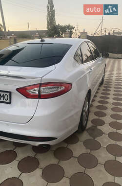 Седан Ford Fusion 2013 в 