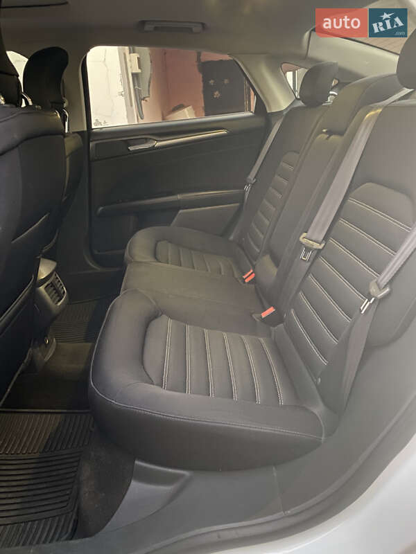 Седан Ford Fusion 2013 в Києві