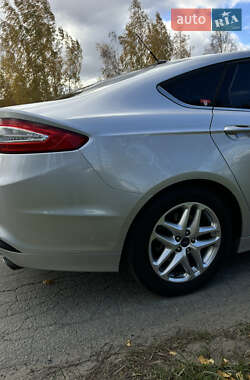 Седан Ford Fusion 2013 в 