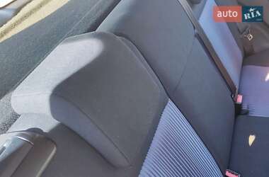 Хэтчбек Ford Fusion 2010 в 