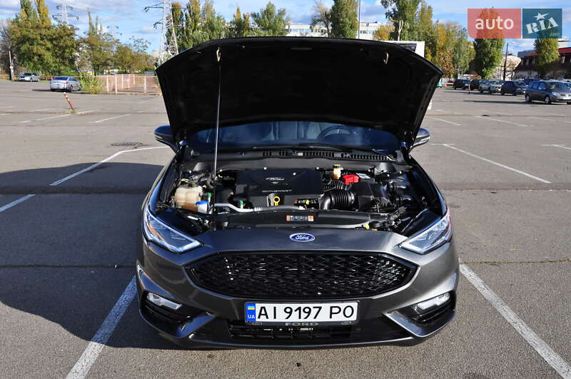 Седан Ford Fusion 2016 в Києві