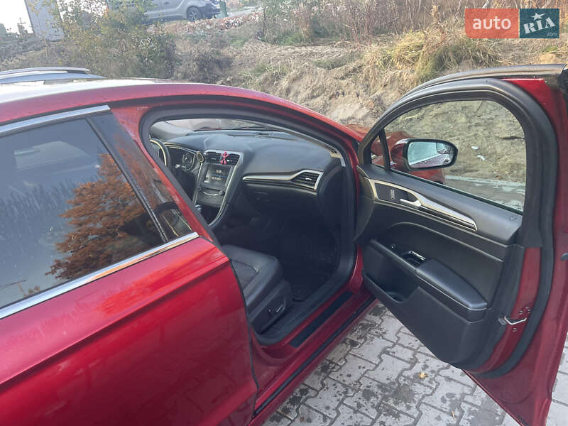 Седан Ford Fusion 2014 в Львове