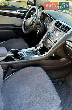 Седан Ford Fusion 2015 в 