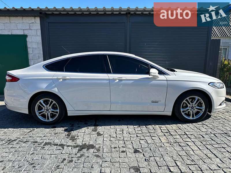 Седан Ford Fusion 2013 в Днепре