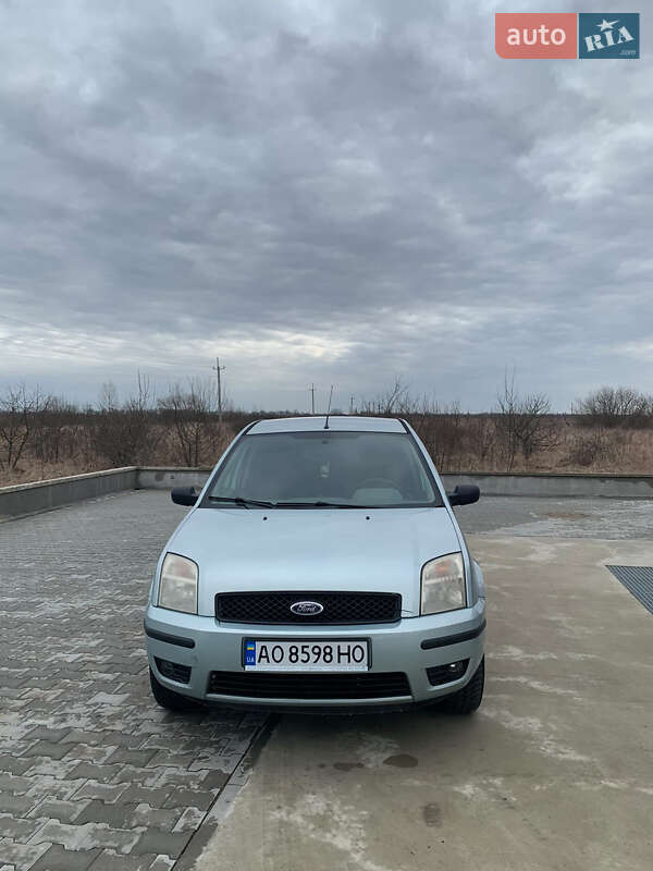 Хетчбек Ford Fusion 2003 в Береговому