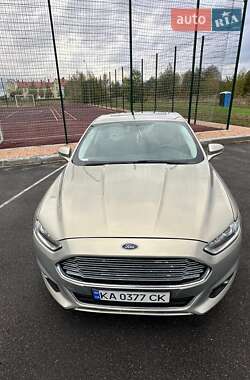 Седан Ford Fusion 2015 в 