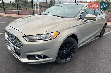 Седан Ford Fusion 2015 в 