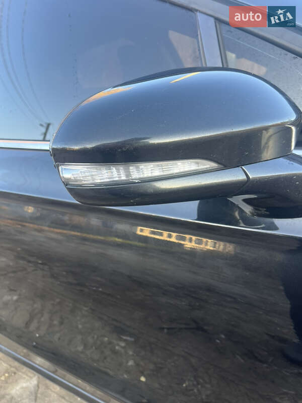 Седан Ford Fusion 2012 в Бучі