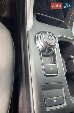 Седан Ford Fusion 2016 в 