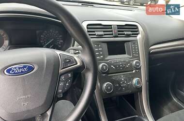 Седан Ford Fusion 2016 в 