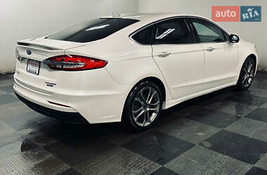 Седан Ford Fusion 2020 в 