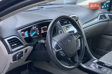 Седан Ford Fusion 2018 в Стрые