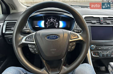 Седан Ford Fusion 2014 в Одесі