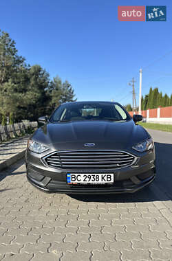 Седан Ford Fusion 2016 в Львові