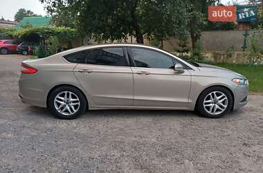 Седан Ford Fusion 2015 в Рівному