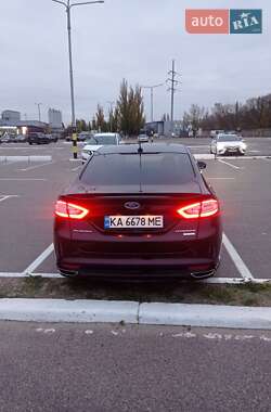 Седан Ford Fusion 2013 в 