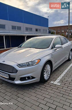 Седан Ford Fusion 2015 в 