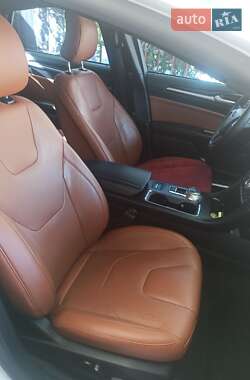 Седан Ford Fusion 2019 в 