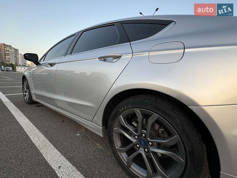Седан Ford Fusion 2017 в Києві