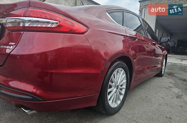 Седан Ford Fusion 2017 в 