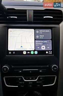 Седан Ford Fusion 2018 в 