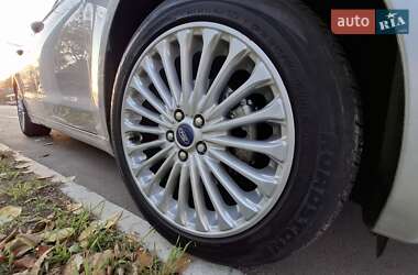 Седан Ford Fusion 2018 в 
