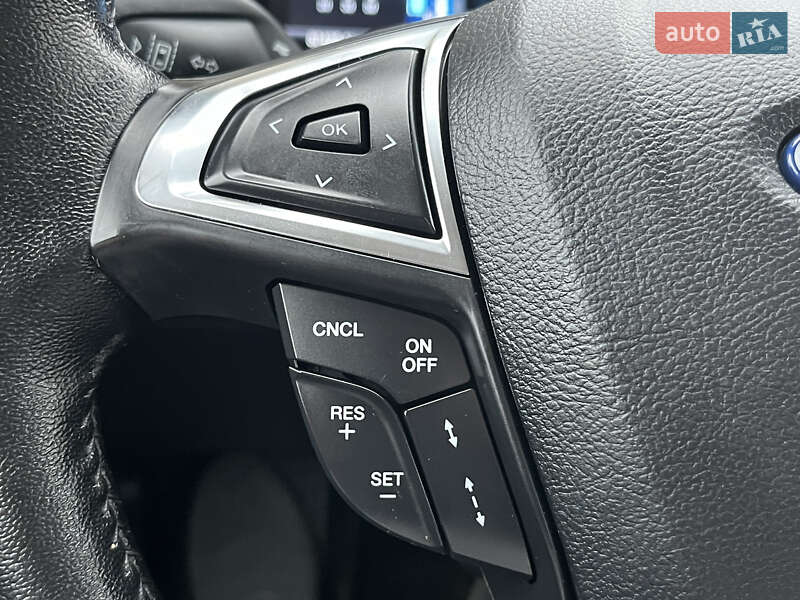 Седан Ford Fusion 2019 в Львові