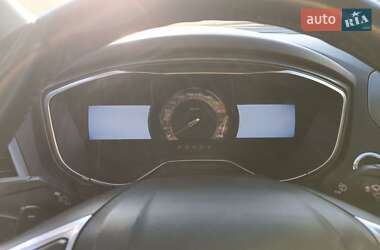 Седан Ford Fusion 2014 в 