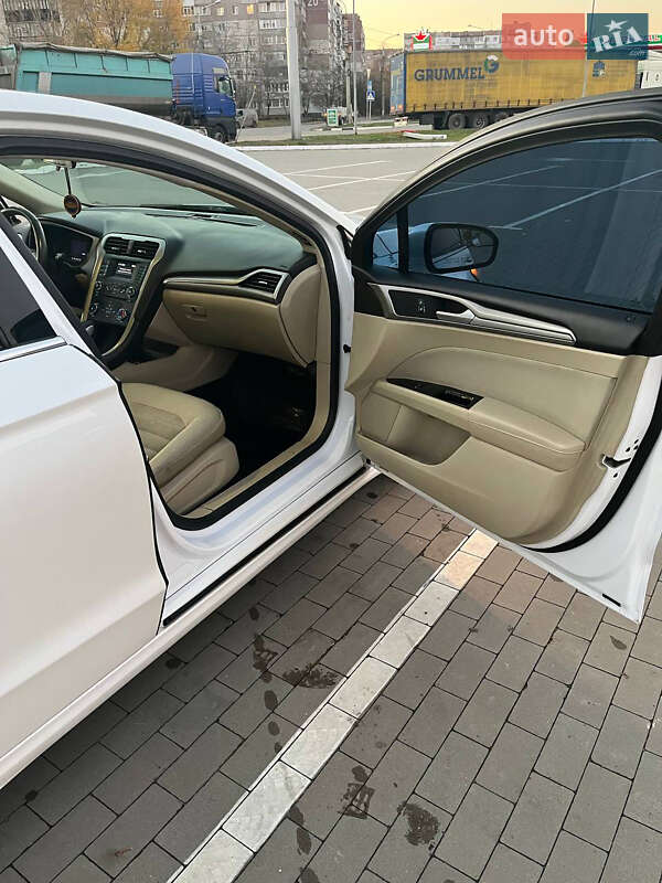 Седан Ford Fusion 2012 в Сумах