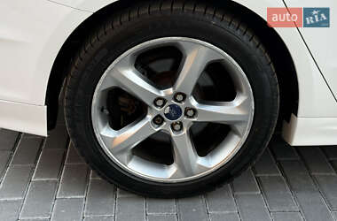 Седан Ford Fusion 2013 в Полтаві