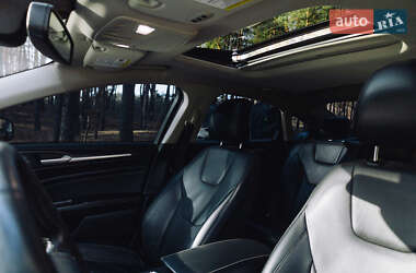 Седан Ford Fusion 2019 в 