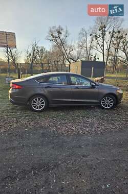 Седан Ford Fusion 2016 в 