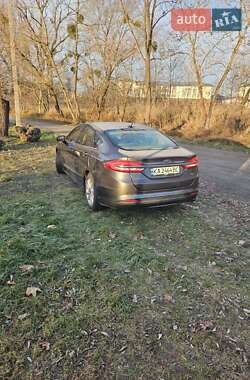 Седан Ford Fusion 2016 в 
