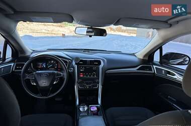 Седан Ford Fusion 2018 в 