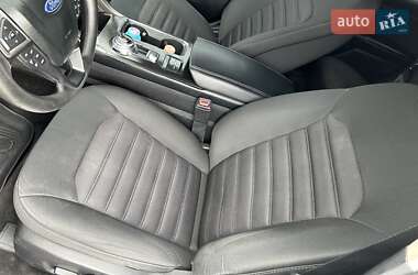 Седан Ford Fusion 2018 в 