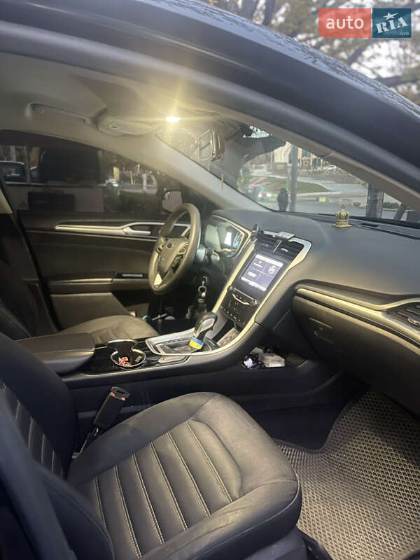 Седан Ford Fusion 2014 в Одесі