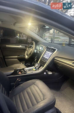 Седан Ford Fusion 2014 в 
