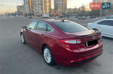 Седан Ford Fusion 2013 в 