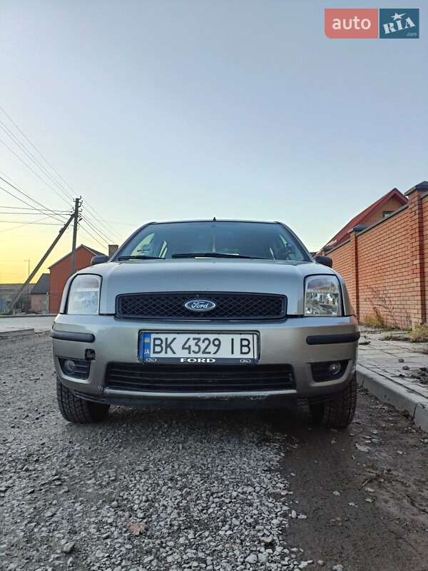 Хэтчбек Ford Fusion 2003 в Луцке