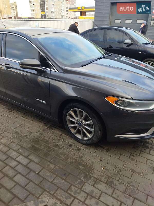 Седан Ford Fusion 2018 в Олександрії