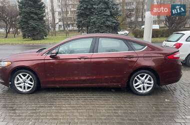 Седан Ford Fusion 2015 в 